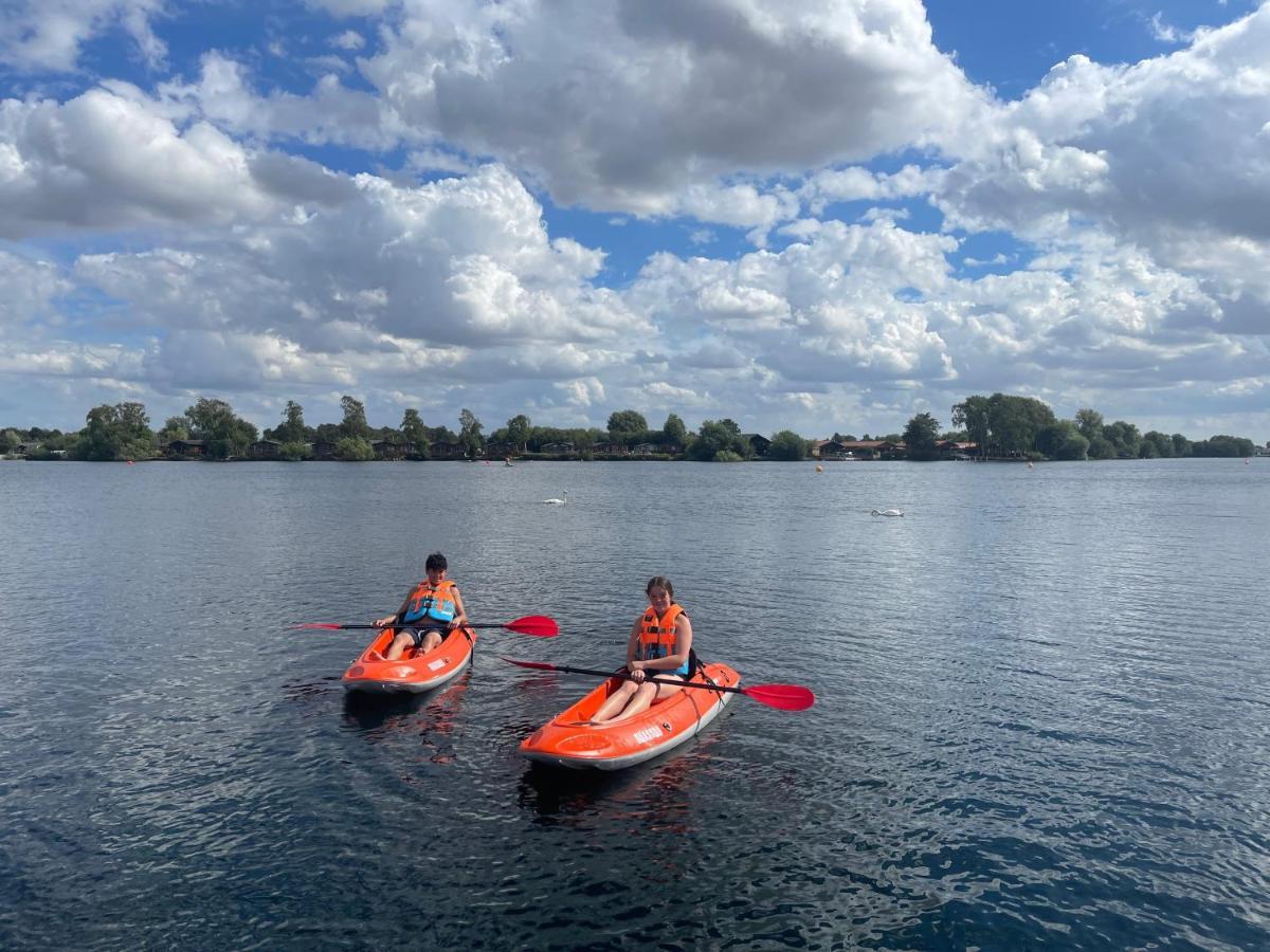 Luxury Lakeside Lodge L2 With Hot Tub Situated At Tattershall Lakes Country Park المظهر الخارجي الصورة