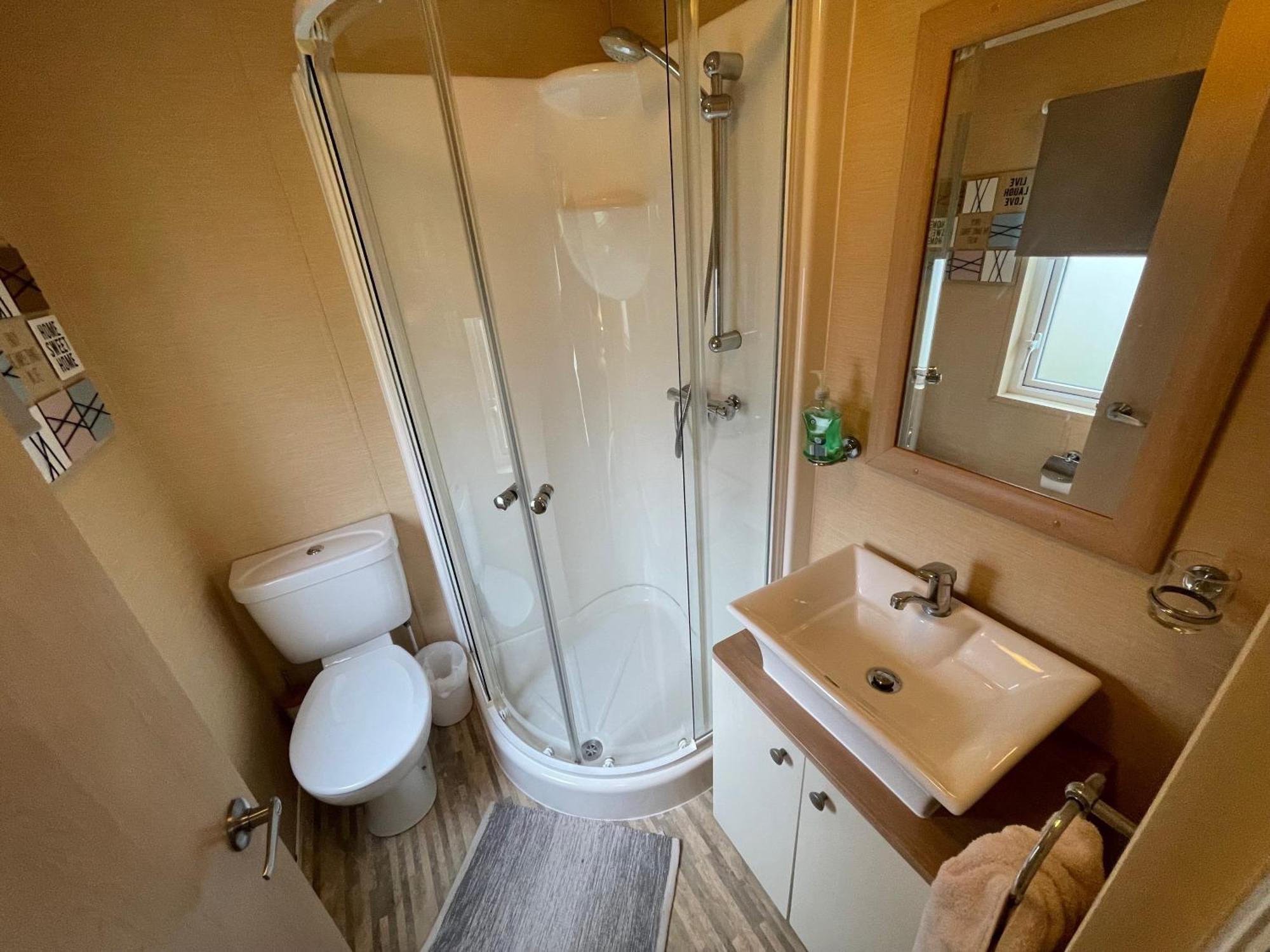 Luxury Lakeside Lodge L2 With Hot Tub Situated At Tattershall Lakes Country Park المظهر الخارجي الصورة